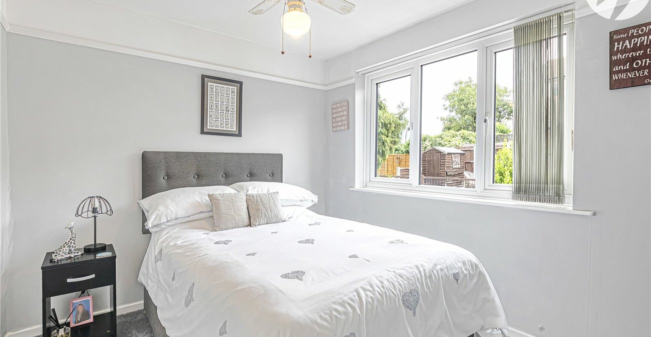 3 bedroom house for sale in Swanscombe | Robinson Jackson