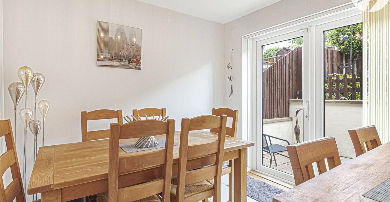 3 bedroom house for sale in Swanscombe | Robinson Jackson