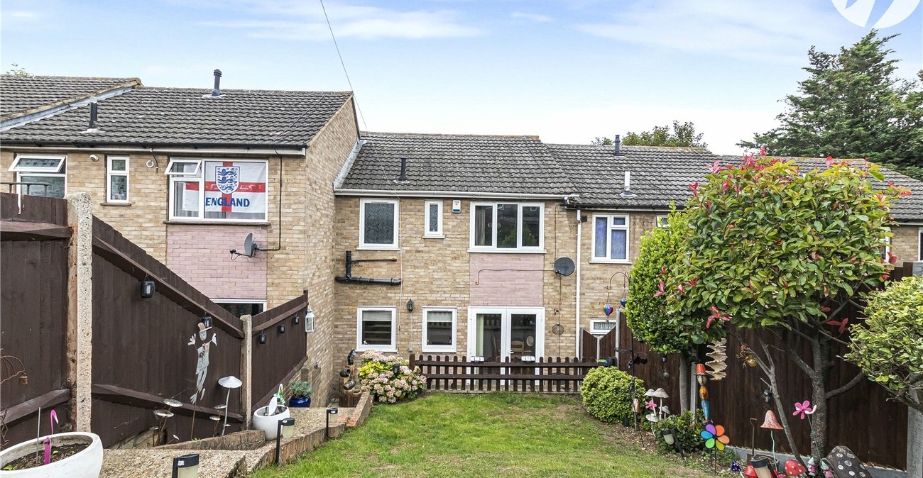 3 bedroom house for sale in Swanscombe | Robinson Jackson