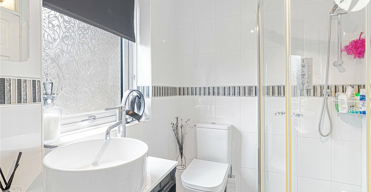 3 bedroom house for sale in Swanscombe | Robinson Jackson