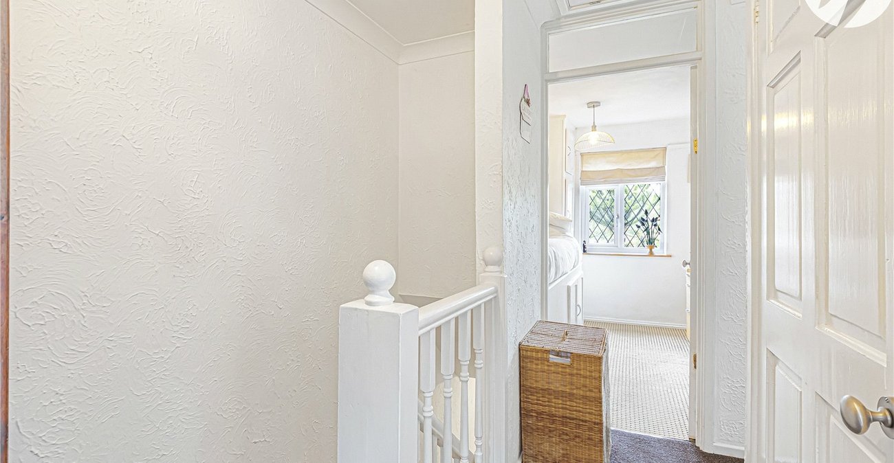 3 bedroom house for sale in Swanscombe | Robinson Jackson