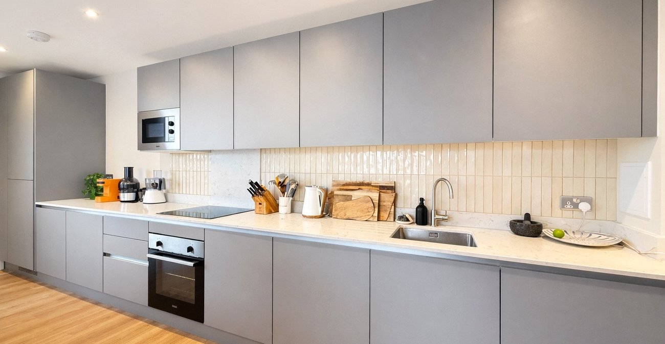 2 bedroom property for sale in London | Robinson Jackson