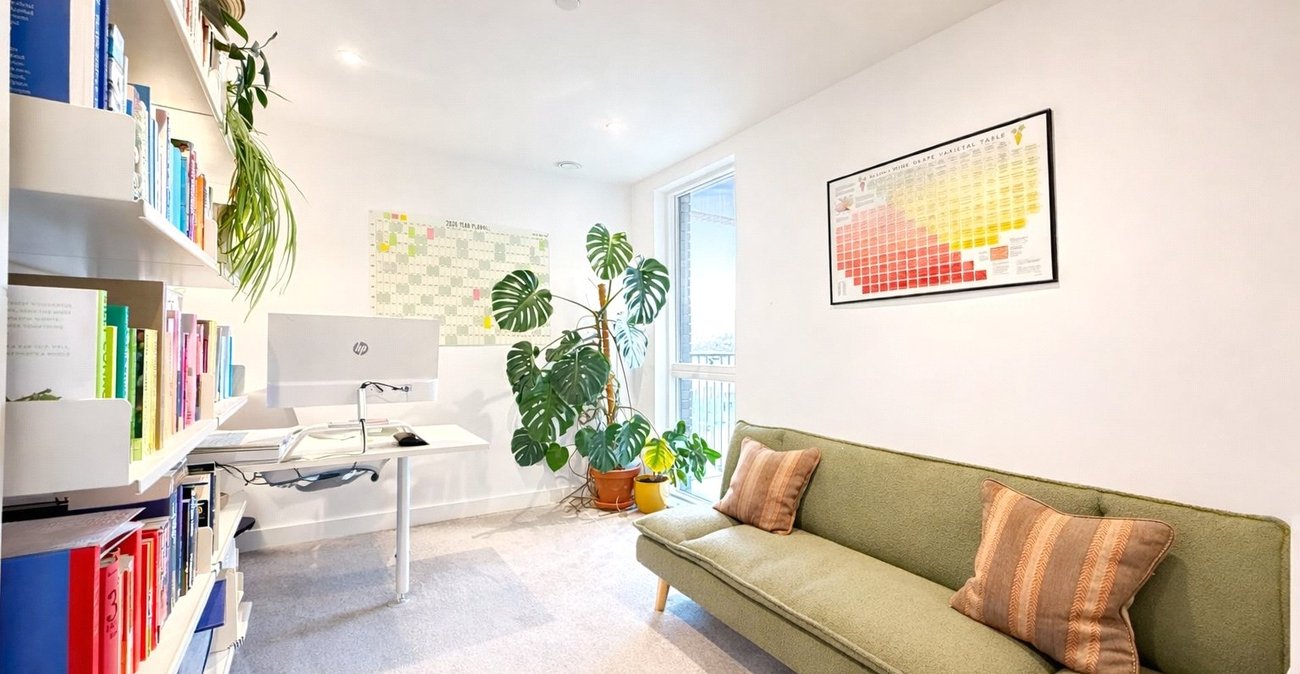 2 bedroom property for sale in London | Robinson Jackson