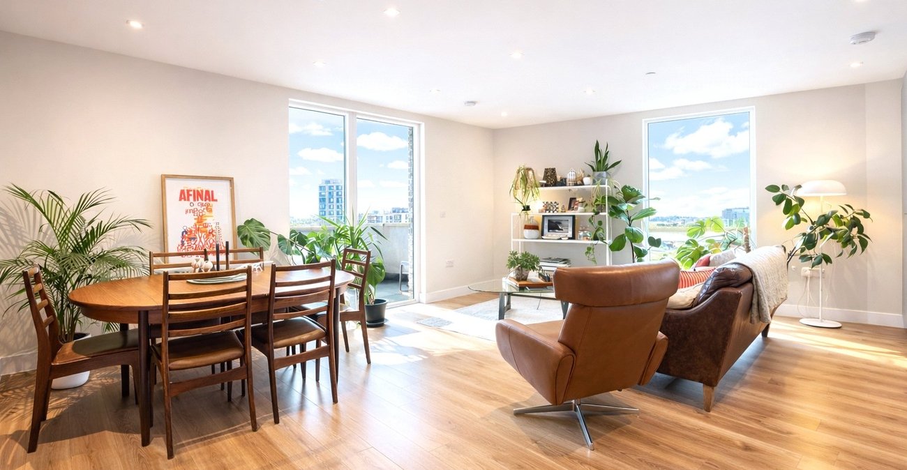 2 bedroom property for sale in London | Robinson Jackson