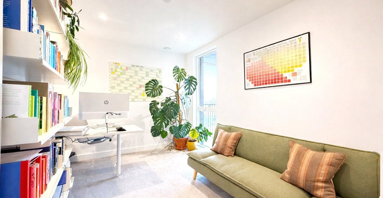 2 bedroom property for sale in London | Robinson Jackson