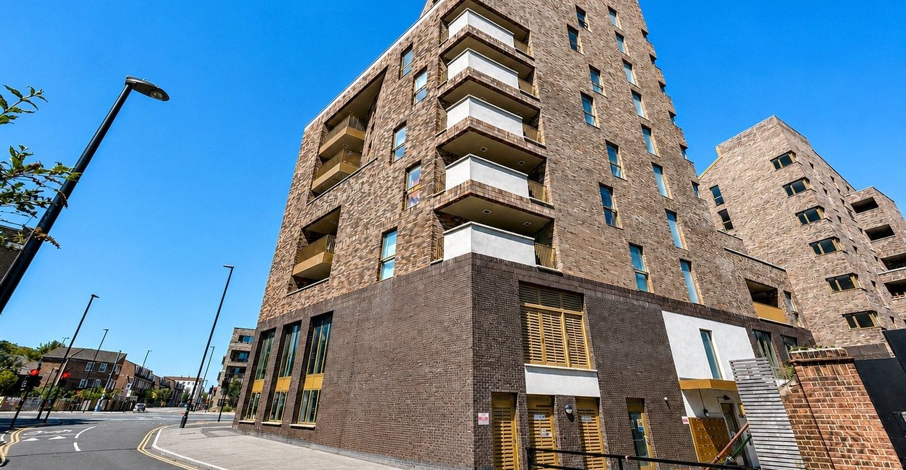 1 bedroom property for sale in London | Robinson Jackson