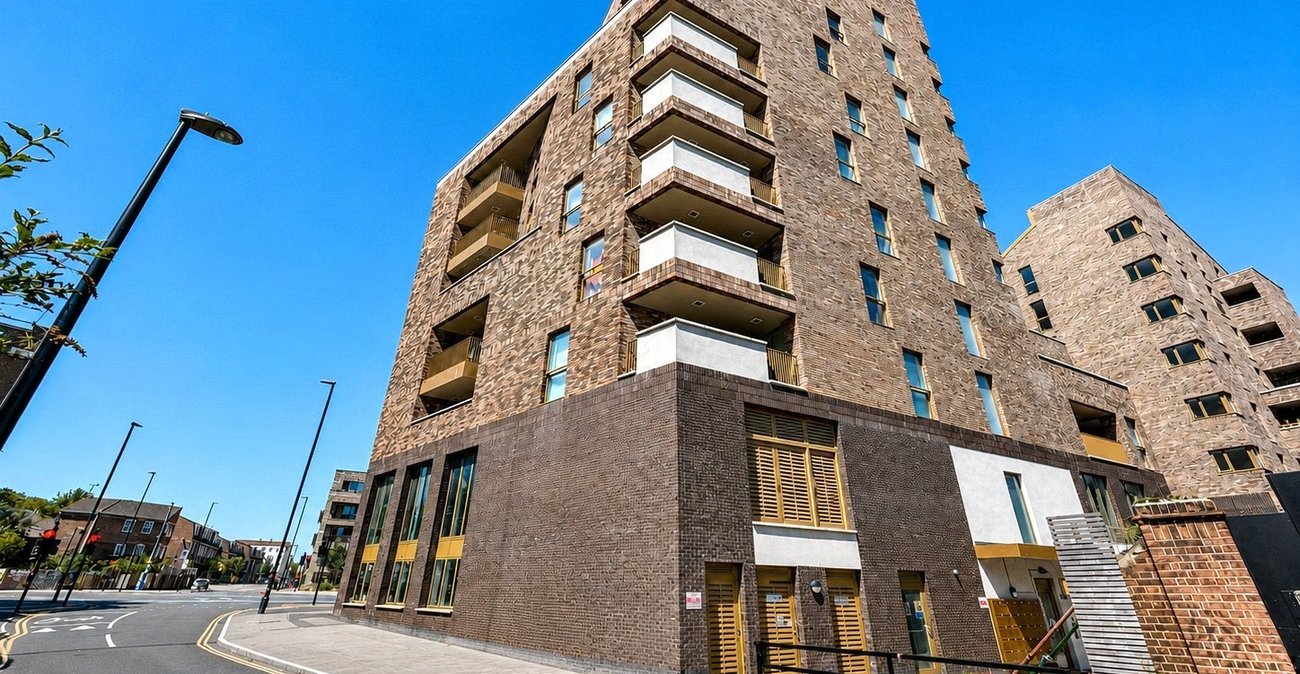1 bedroom property for sale in London | Robinson Jackson