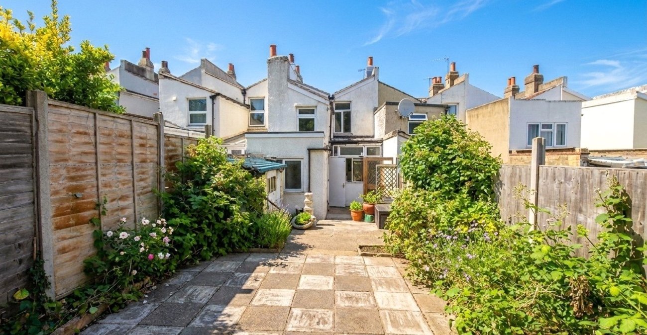 3 bedroom house for sale in Woolwich | Robinson Jackson