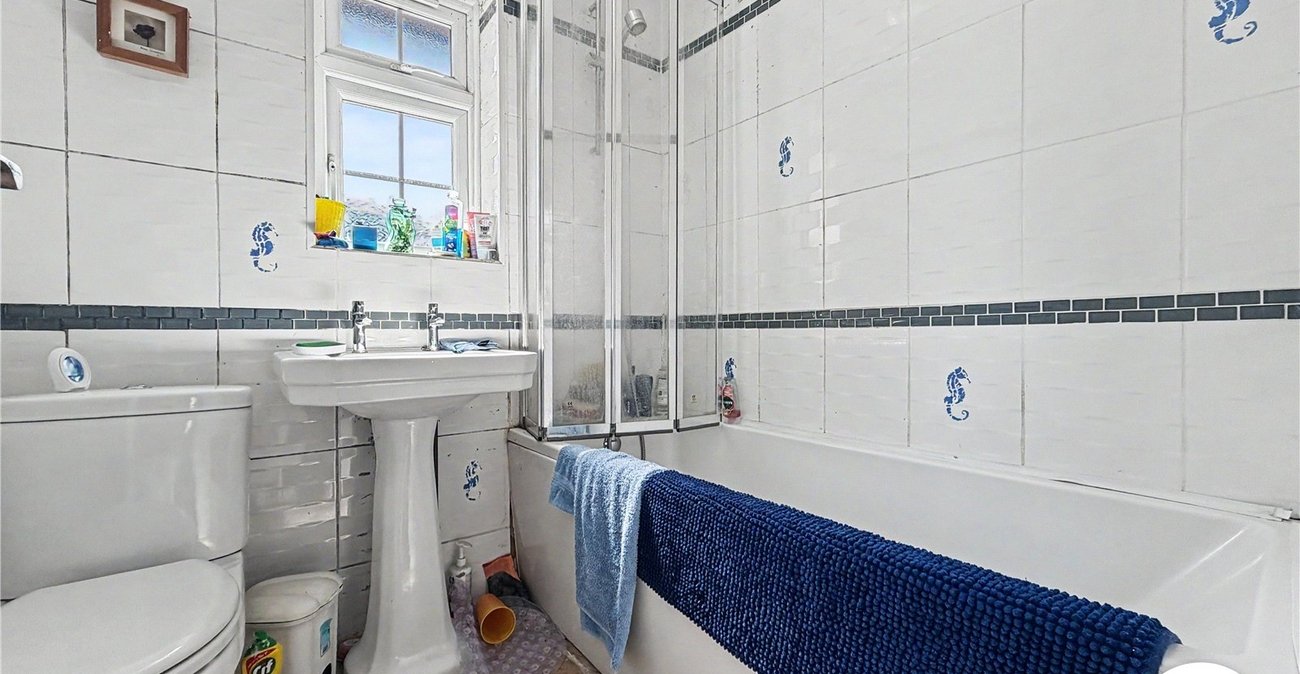 2 bedroom house for sale in Rochester | Robinson Michael & Jackson