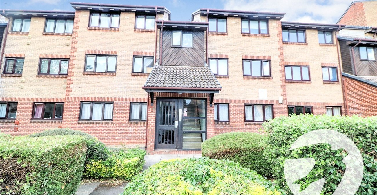 2 bedroom property for sale in Erith | Robinson Jackson