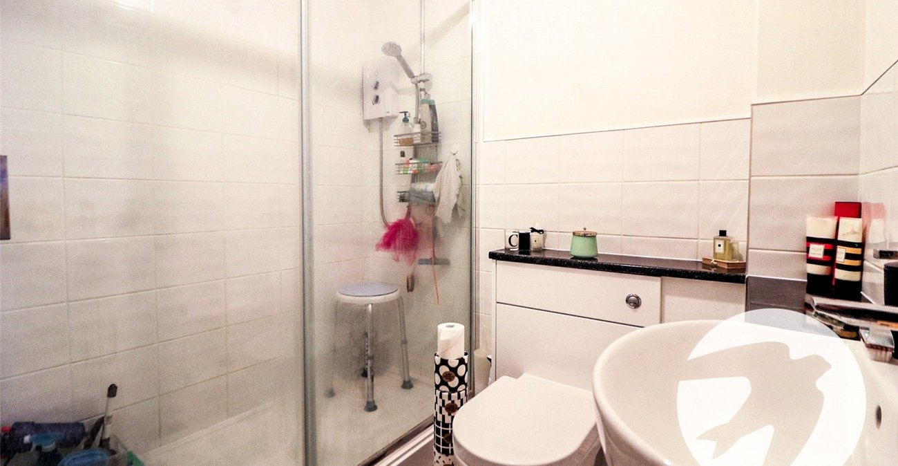 2 bedroom property for sale in Erith | Robinson Jackson