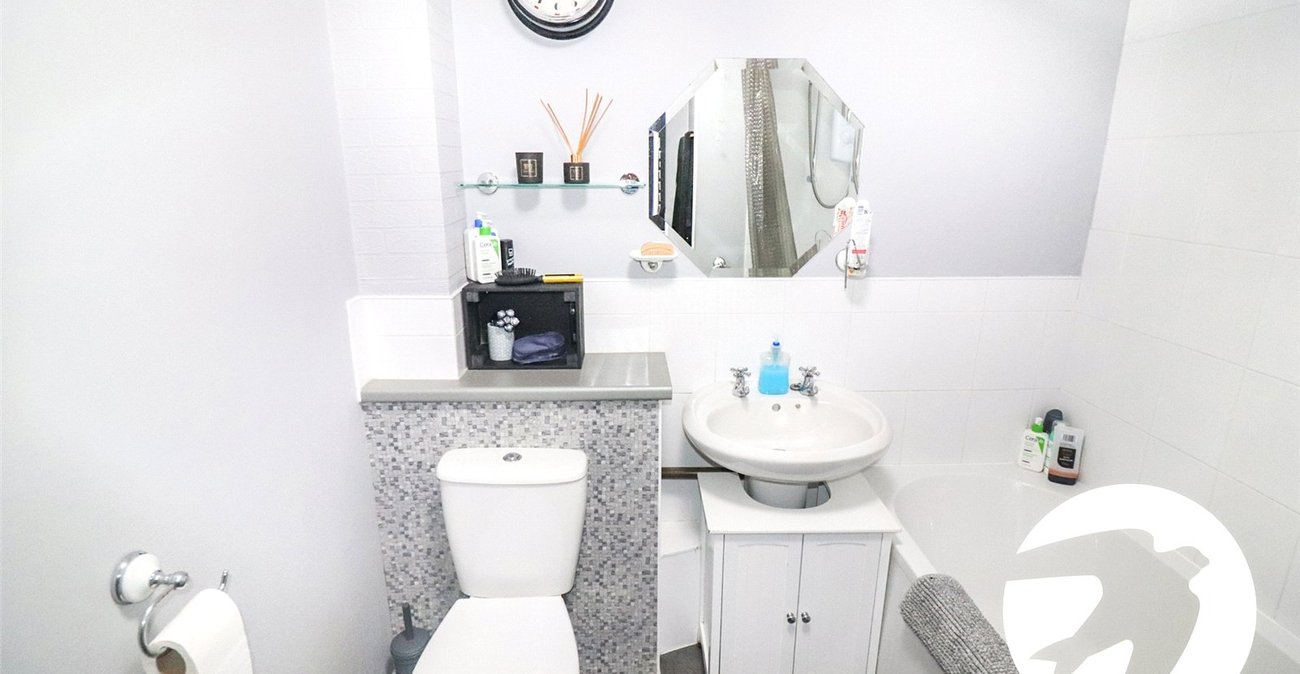 2 bedroom property for sale in Erith | Robinson Jackson