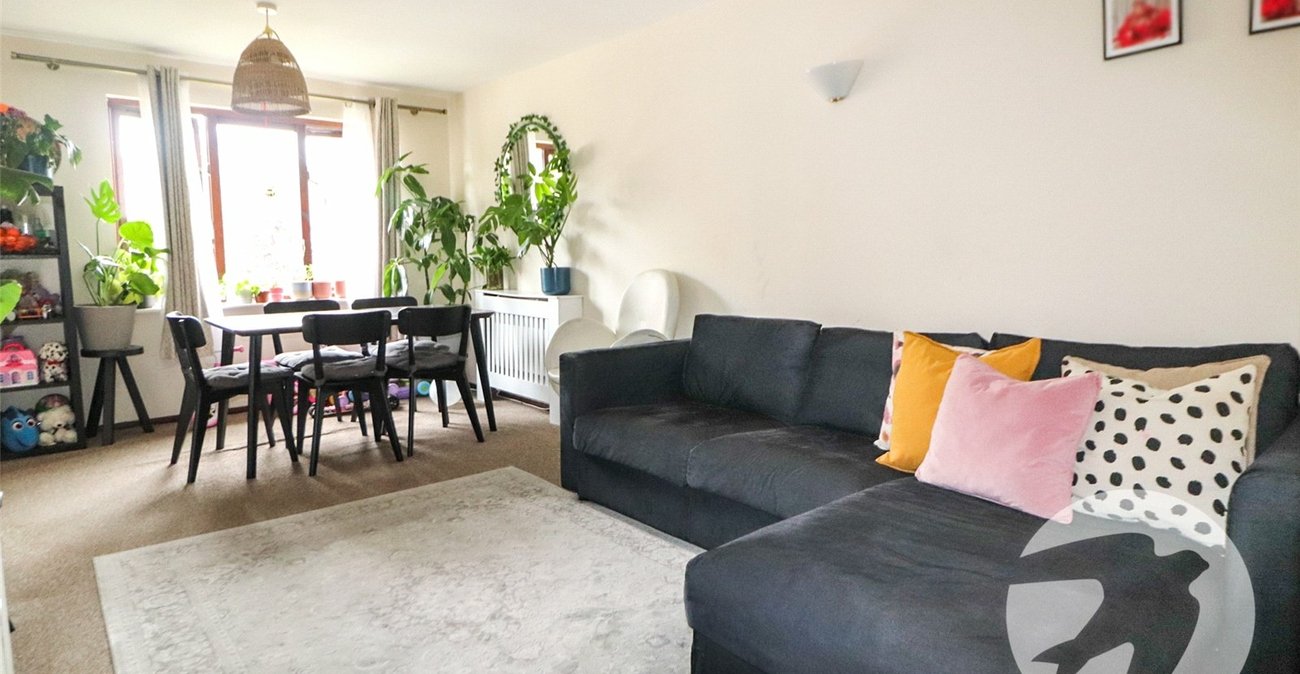 2 bedroom property for sale in Northumberland Heath | Robinson Jackson