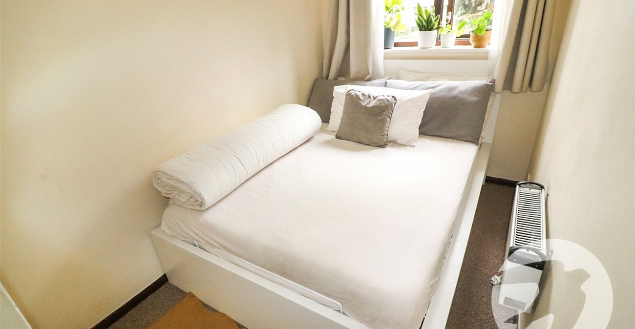 2 bedroom property for sale in Northumberland Heath | Robinson Jackson