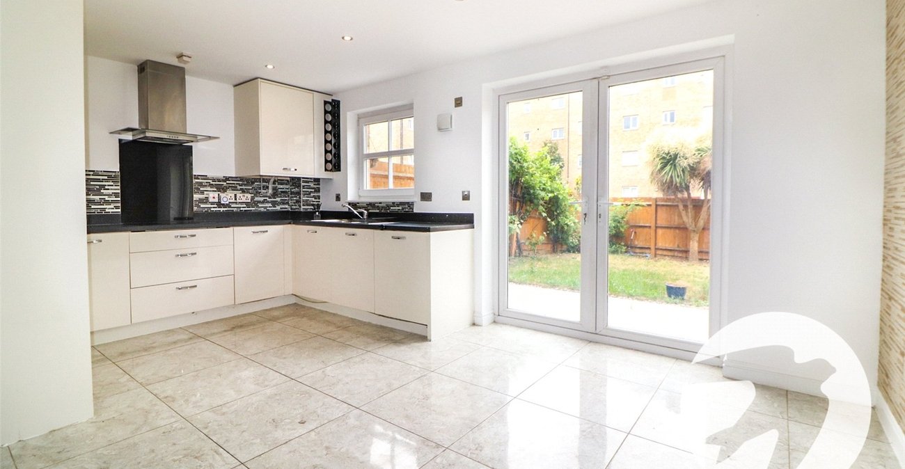 4 bedroom house for sale in Erith | Robinson Jackson