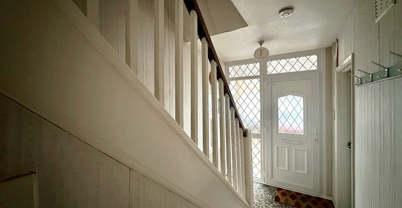 3 bedroom house for sale in London | Robinson Jackson