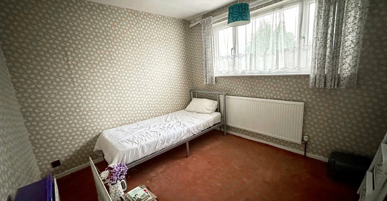 3 bedroom house for sale in London | Robinson Jackson