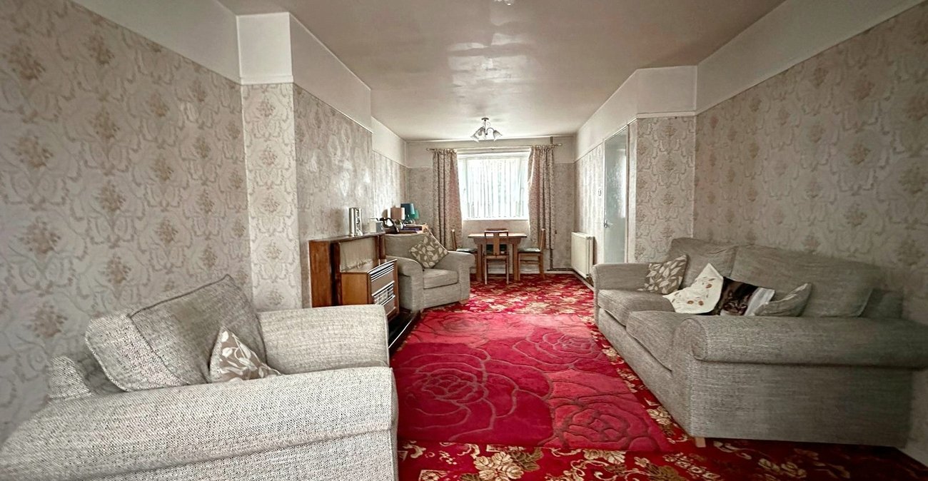 3 bedroom house for sale in London | Robinson Jackson