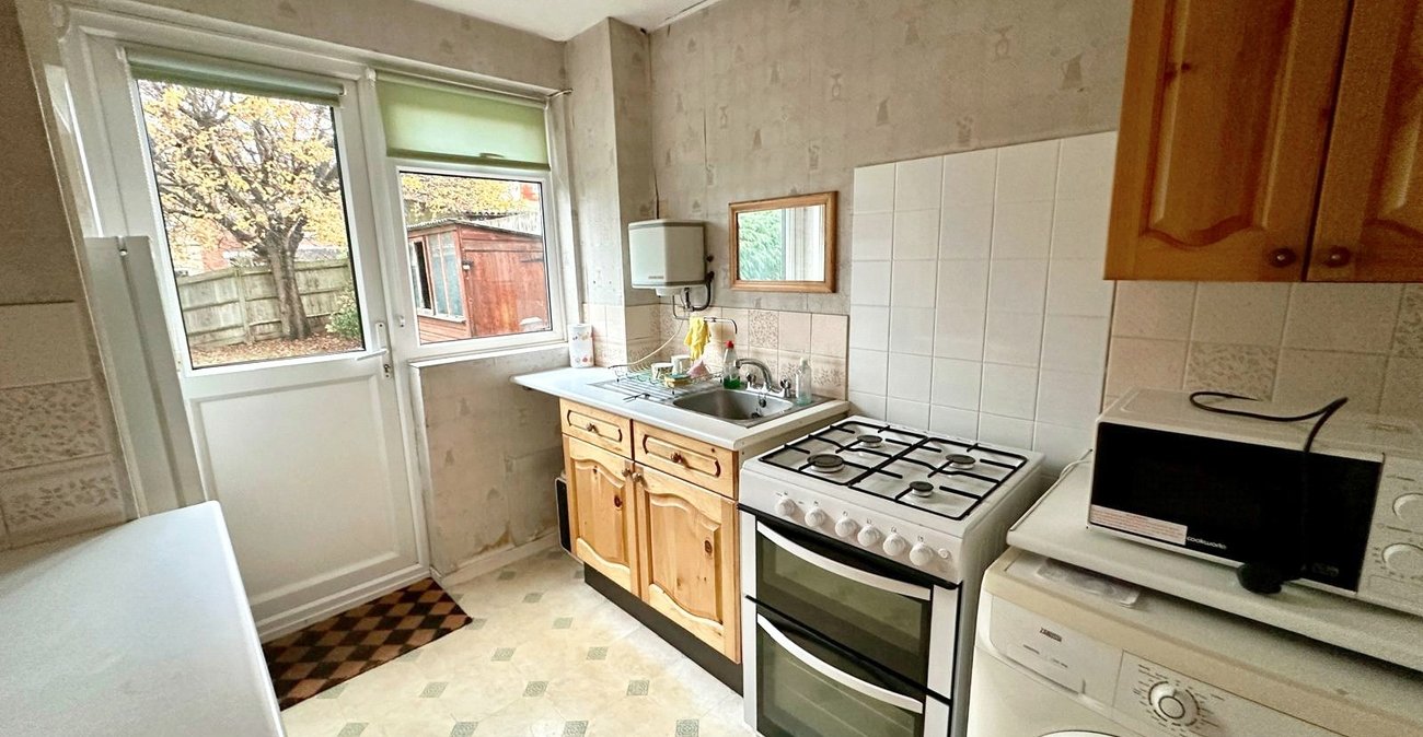 3 bedroom house for sale in London | Robinson Jackson