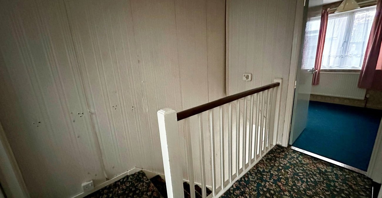 3 bedroom house for sale in London | Robinson Jackson