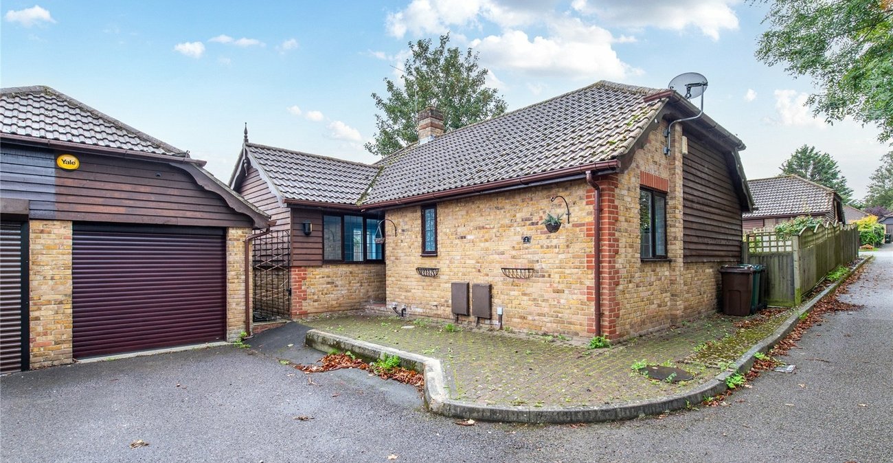 2 bedroom bungalow for sale in Maidstone | Robinson Michael & Jackson