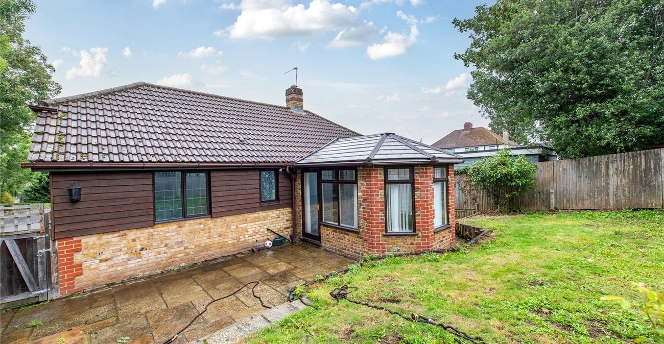 2 bedroom bungalow for sale in Maidstone | Robinson Michael & Jackson