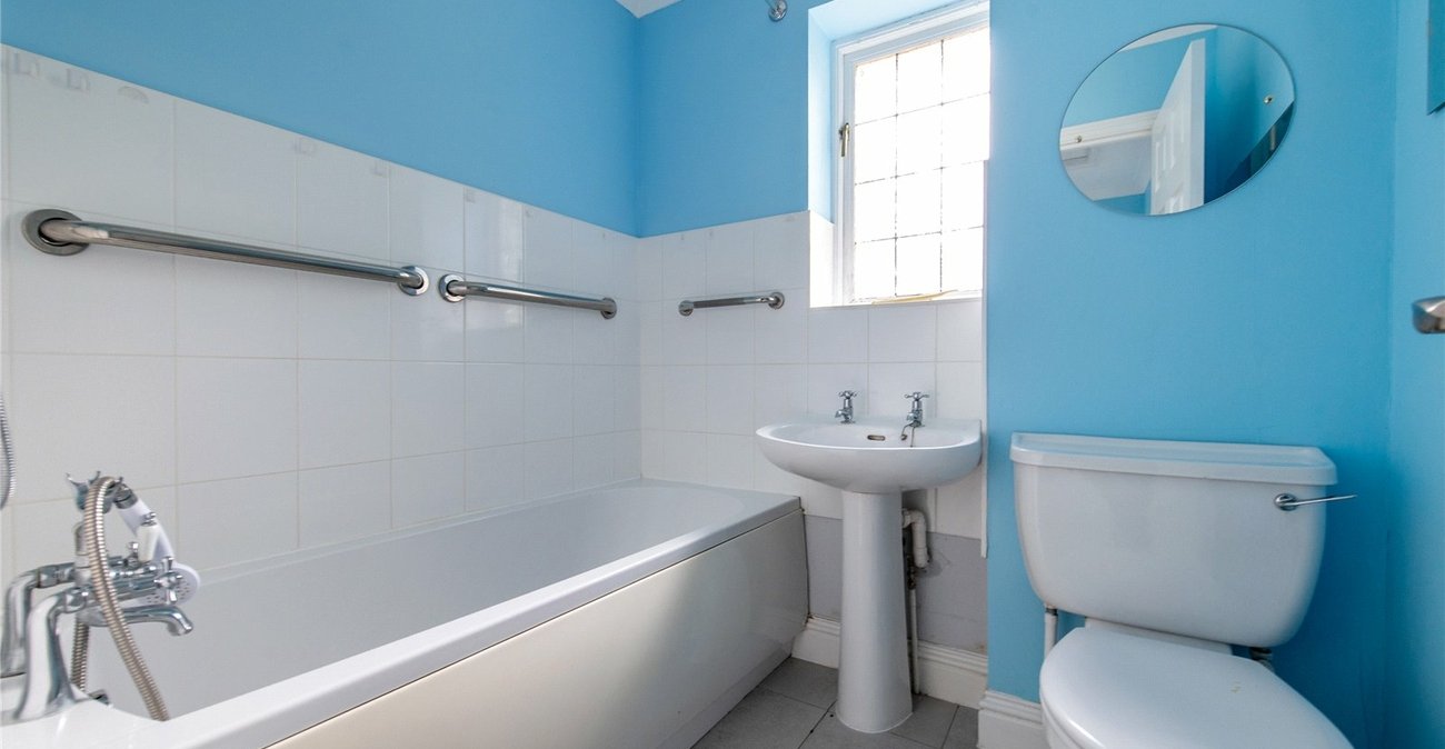 2 bedroom bungalow for sale in Maidstone | Robinson Michael & Jackson