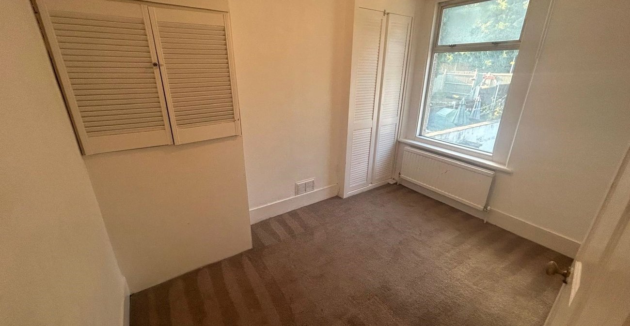 2 bedroom house for sale in Gravesend | Robinson Michael & Jackson