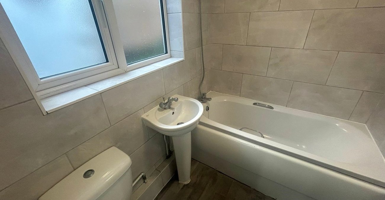 2 bedroom house for sale in Gravesend | Robinson Michael & Jackson