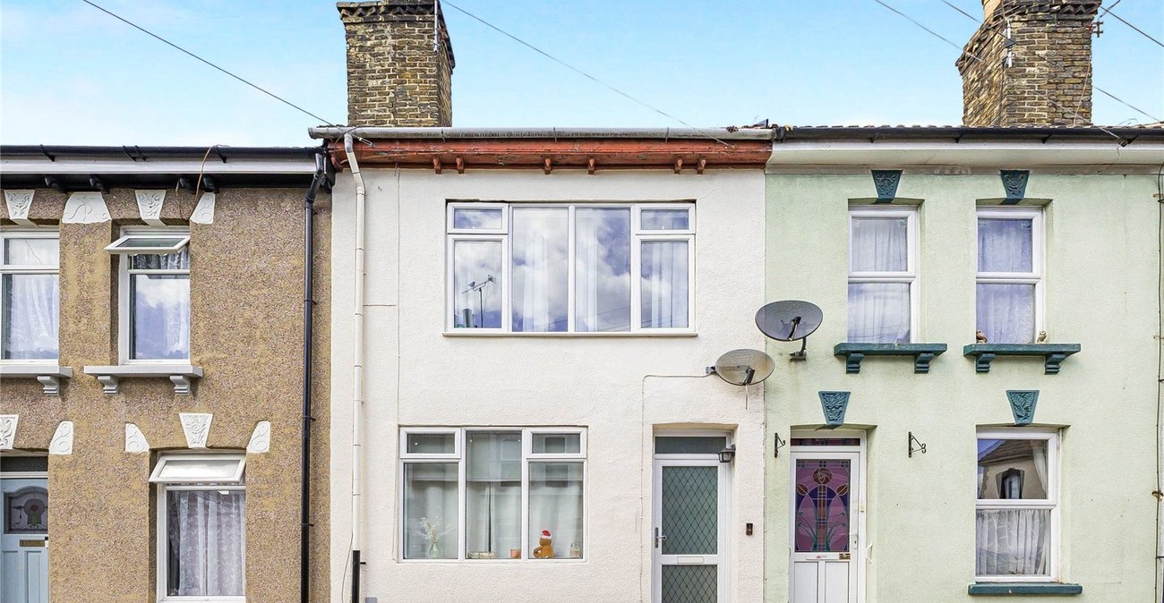 3 bedroom house for sale in Rochester | Robinson Michael & Jackson