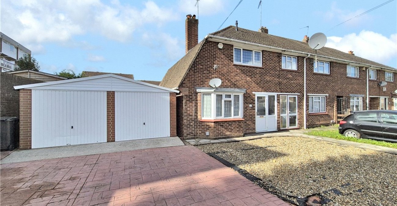 2 bedroom house for sale in Orpington | Robinson Jackson