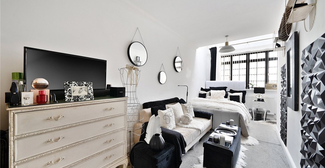 2 bedroom house for sale in Berrymans Lane | Robinson Jackson