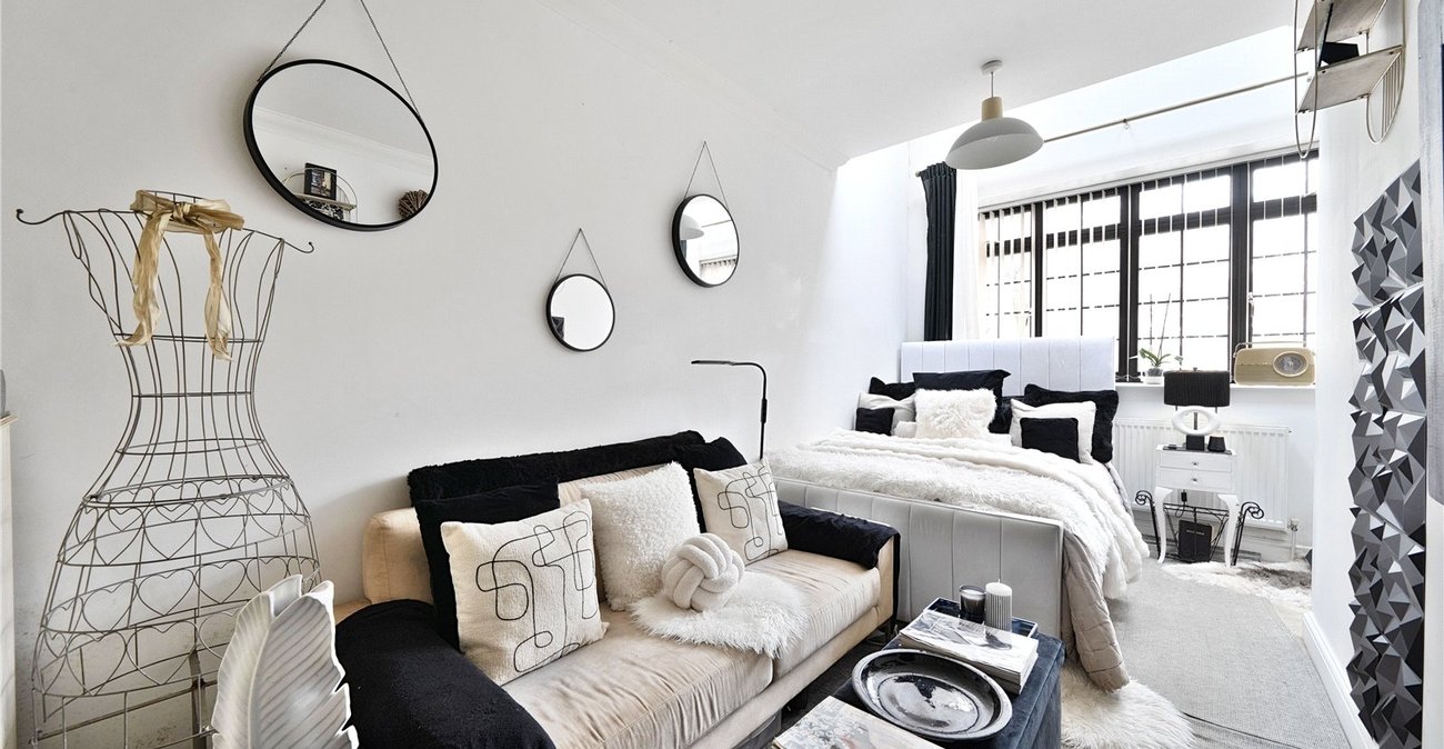 2 bedroom house for sale in Berrymans Lane | Robinson Jackson