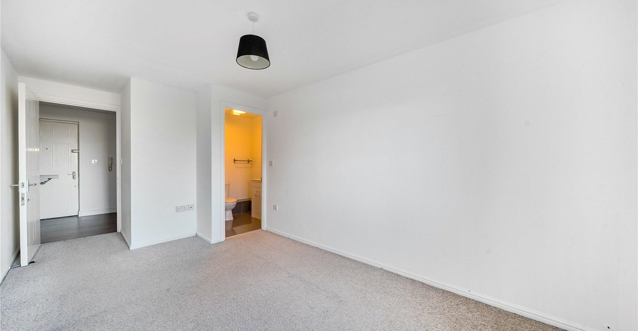 2 bedroom property for sale in  | Robinson Jackson