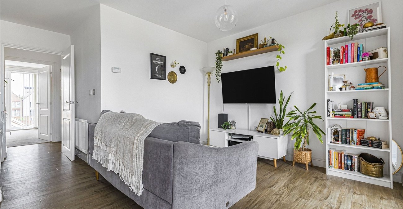 2 bedroom property for sale in Rochester | Robinson Michael & Jackson