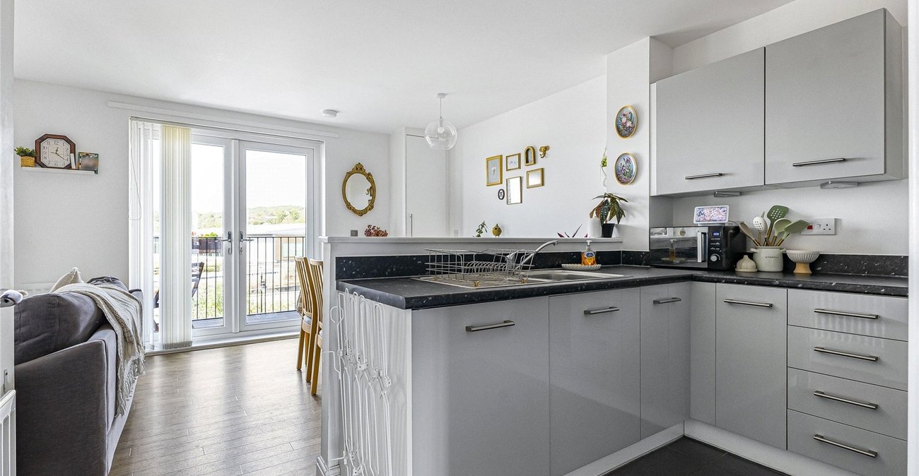 2 bedroom property for sale in Rochester | Robinson Michael & Jackson