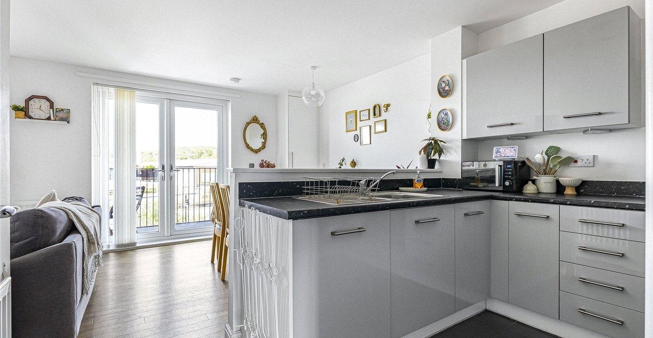 2 bedroom property for sale in Rochester | Robinson Michael & Jackson