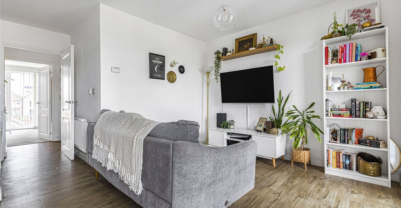 2 bedroom property for sale in Rochester | Robinson Michael & Jackson