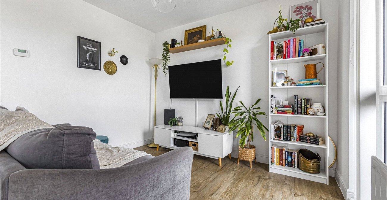 2 bedroom property for sale in Rochester | Robinson Michael & Jackson