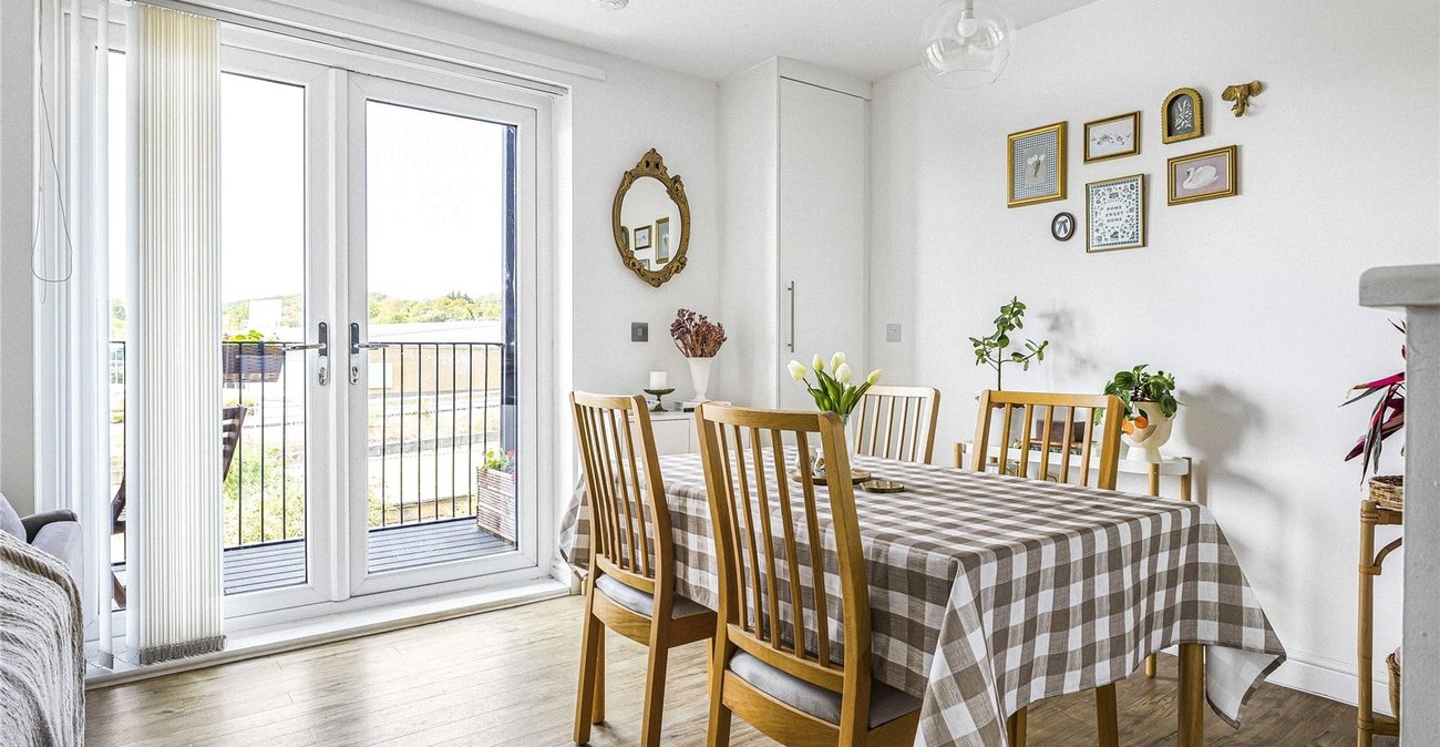 2 bedroom property for sale in Rochester | Robinson Michael & Jackson