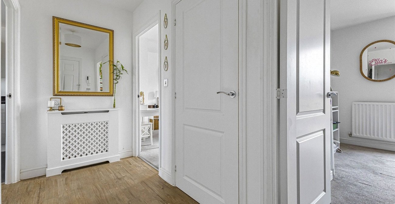2 bedroom property for sale in Rochester | Robinson Michael & Jackson