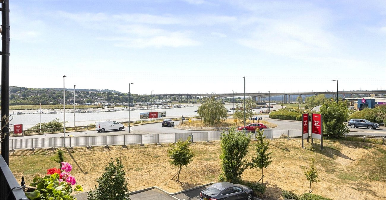 2 bedroom property for sale in Rochester | Robinson Michael & Jackson