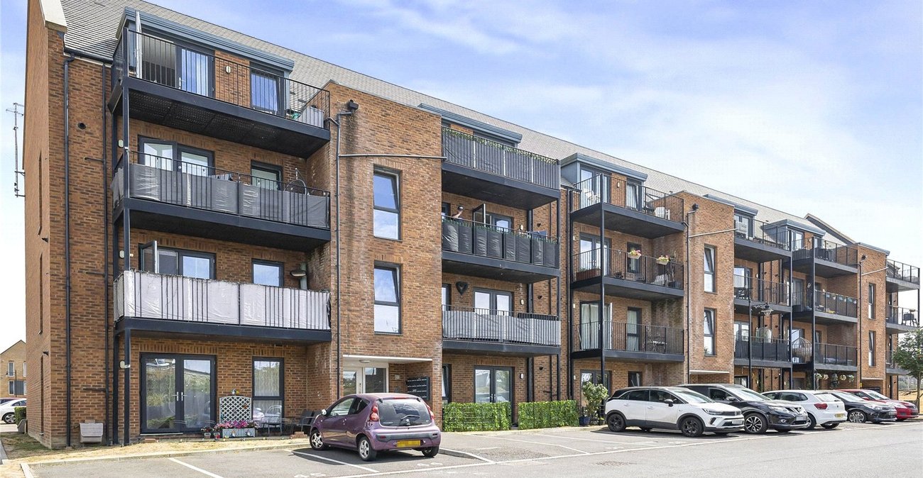 2 bedroom property for sale in Rochester | Robinson Michael & Jackson