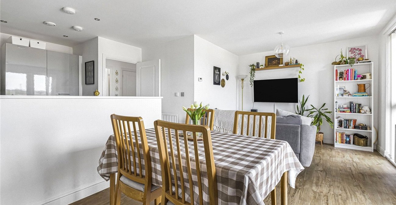 2 bedroom property for sale in Rochester | Robinson Michael & Jackson