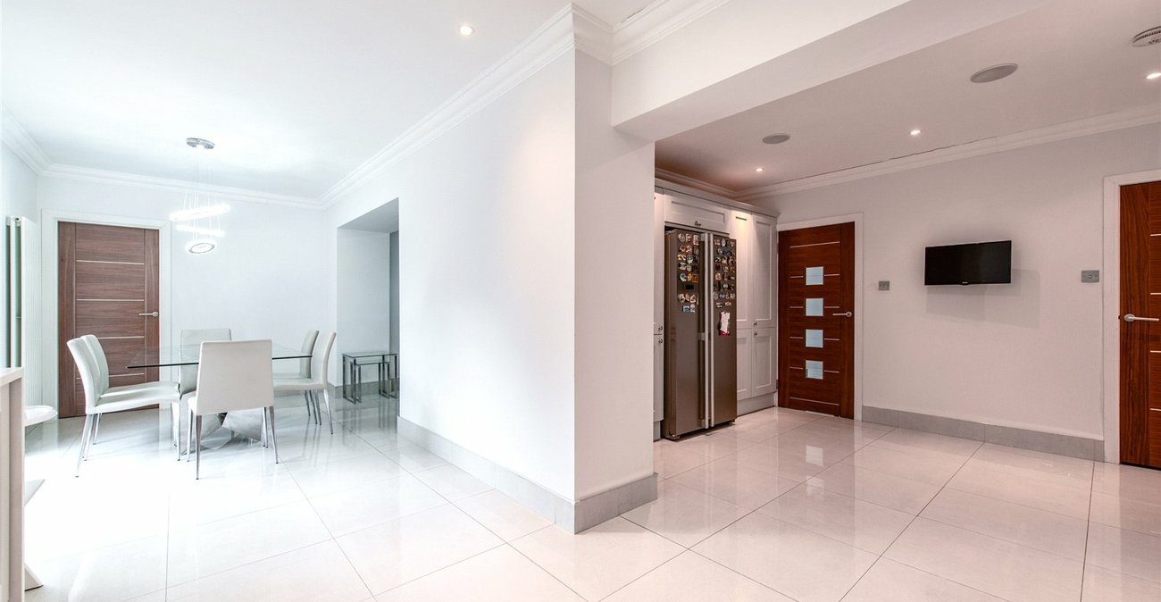 4 bedroom house for sale in Rochester | Robinson Michael & Jackson