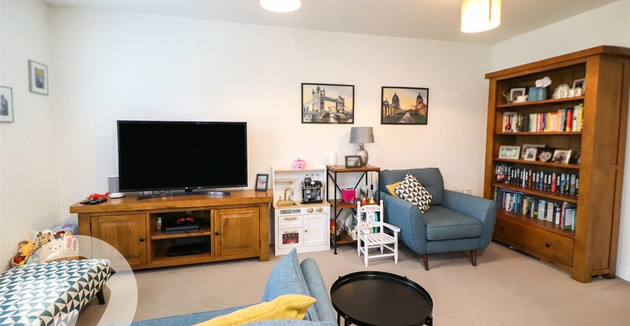 2 bedroom property for sale in Rainbow Road | Robinson Jackson