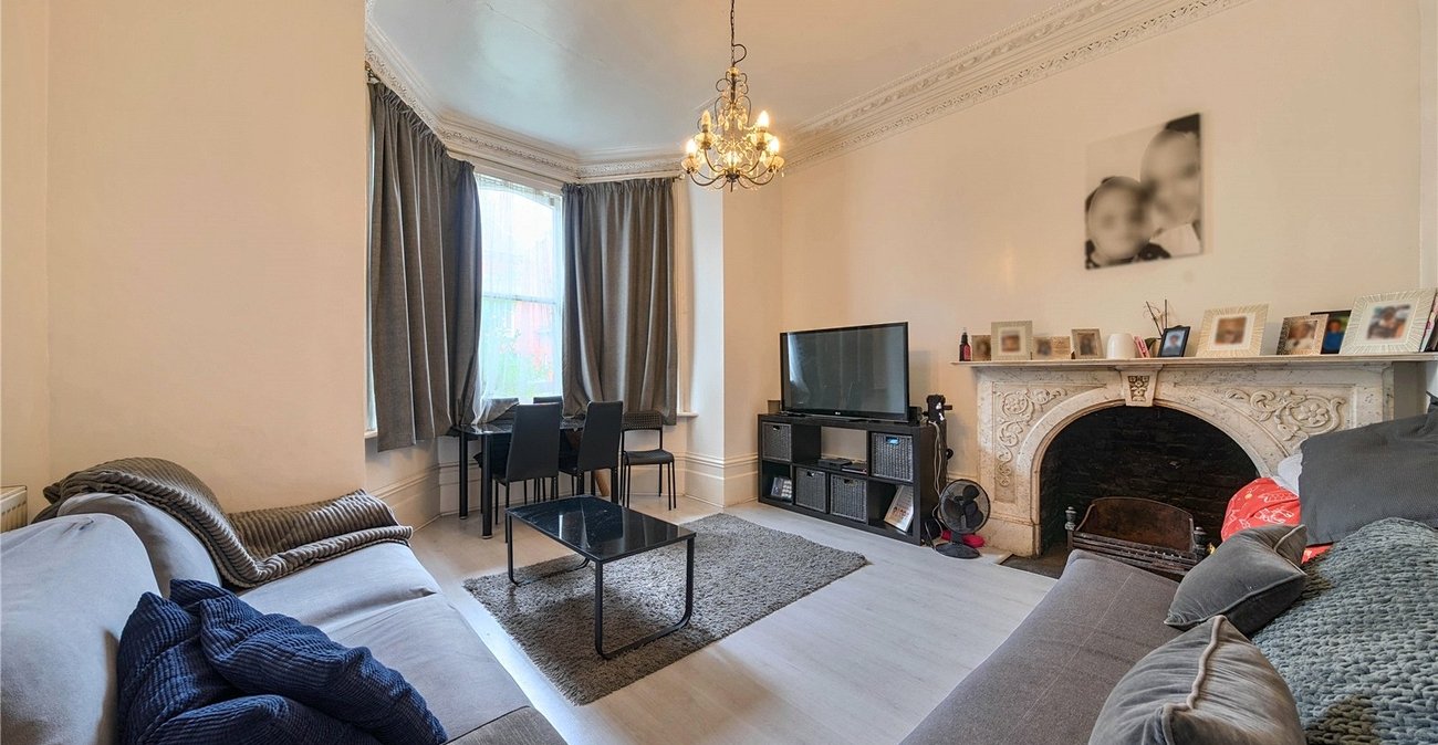 2 bedroom property for sale in  | Robinson Jackson