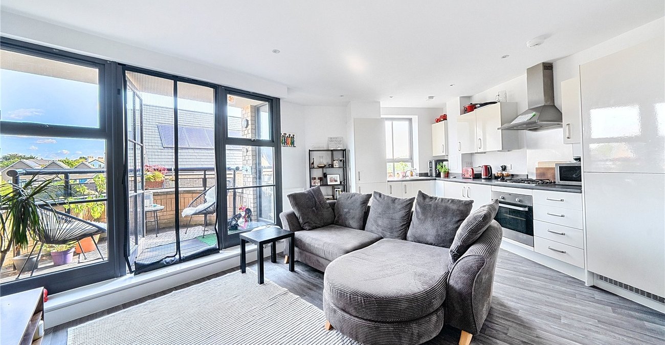 2 bedroom property for sale in Sydenham | Robinson Jackson