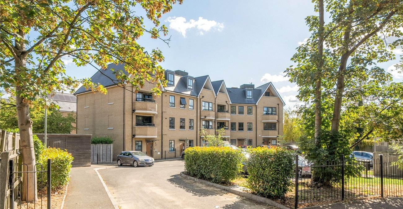 2 bedroom property for sale in Sydenham | Robinson Jackson