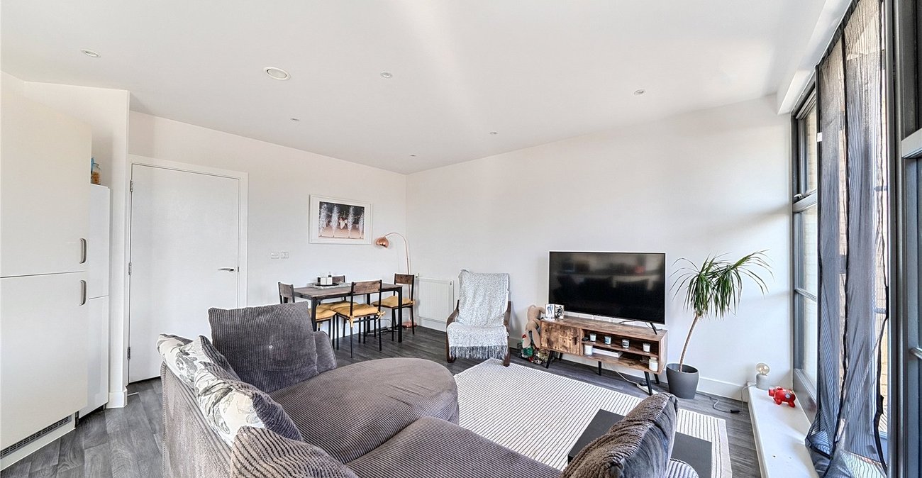 2 bedroom property for sale in Sydenham | Robinson Jackson